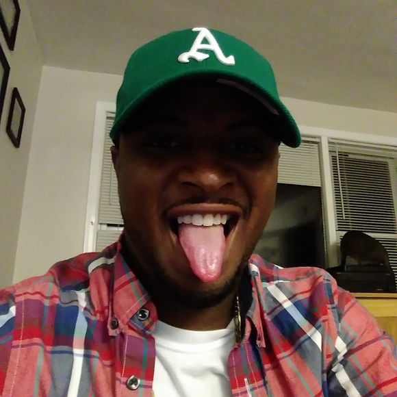 Meet your Posher, Chuck - Picture 1 of 1